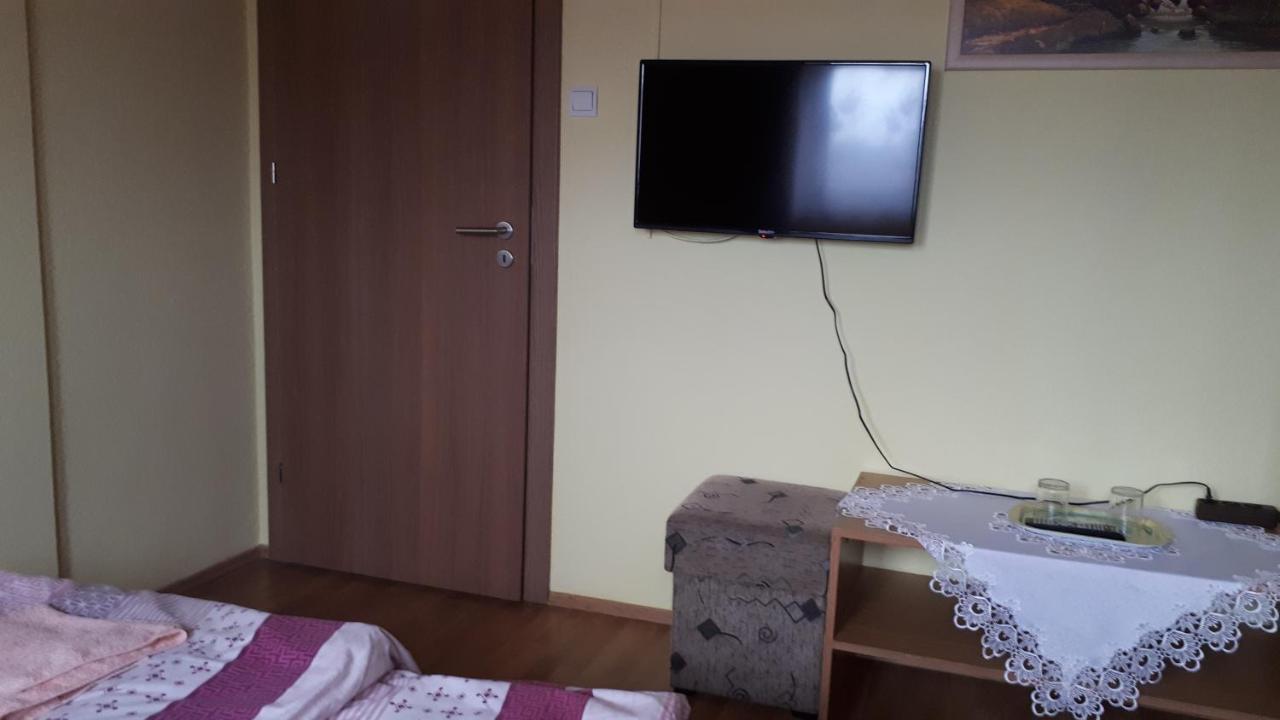 Hotel Napsugar Panzio Vác Exterior foto